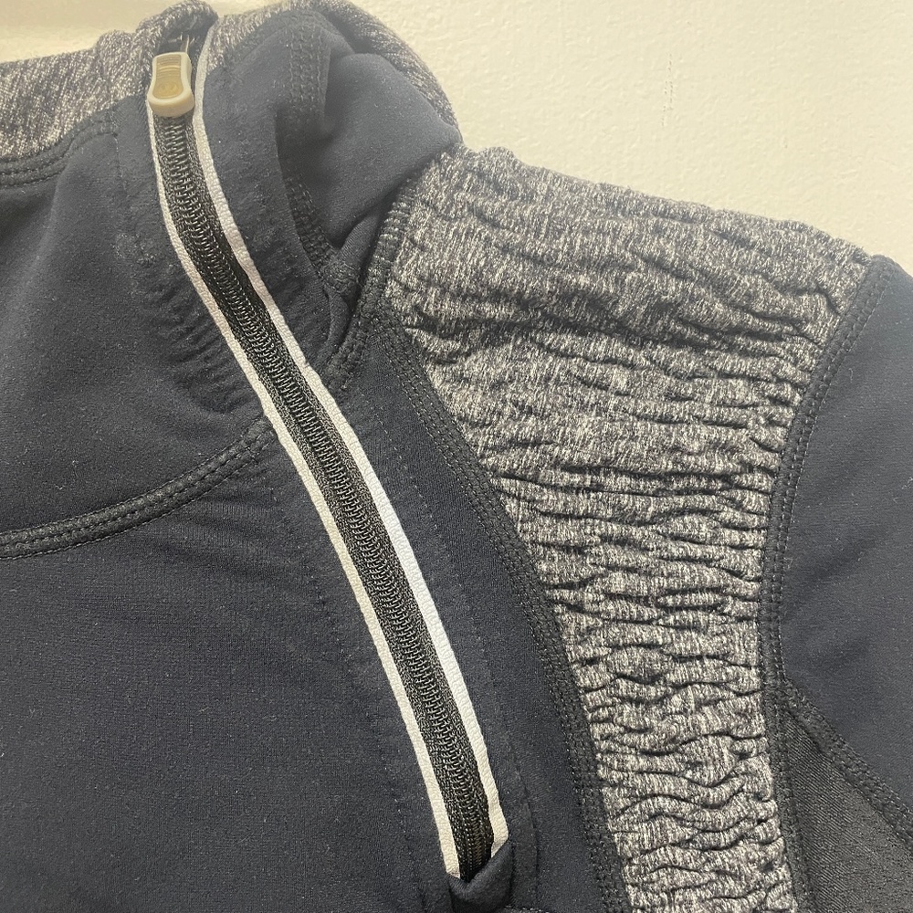 Lululemon Run Back On Track Pullover Hoodie Ponytail Hole - Picture 5 of 11